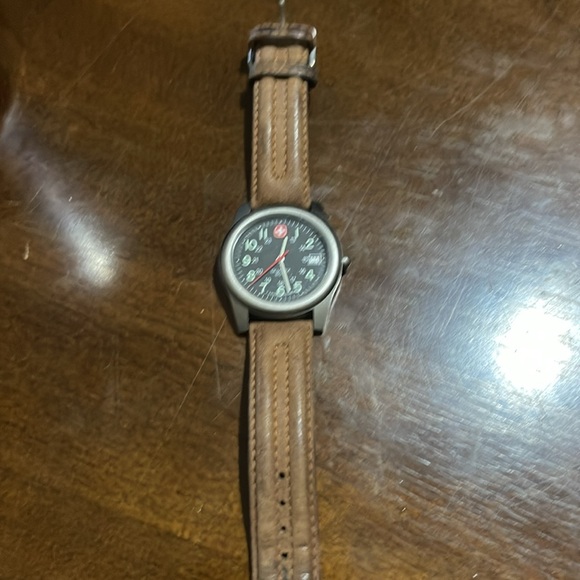 Vintage Marlboro Unlimited Women\'s Wenger Sak Design Swiss Watch \